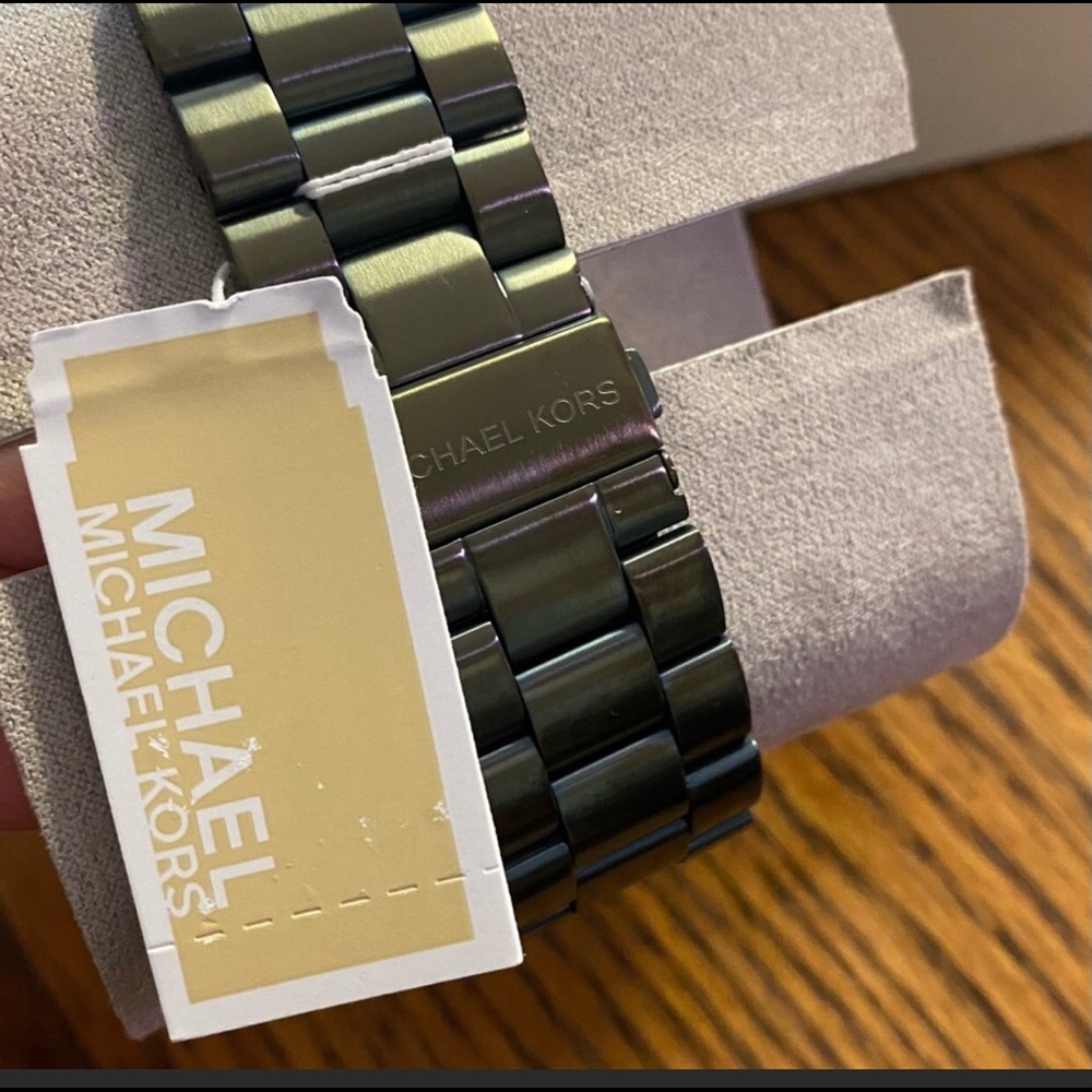 New Men’s Michael Kors watch - Picture 4 of 5